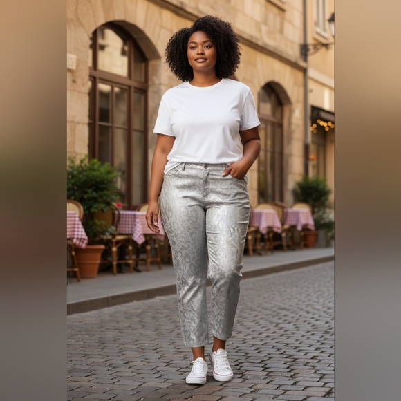 Chico's Denim - Chico's Platinum Denim Leopard Print Metallic Crop Jeans Size 3 (38) Silver